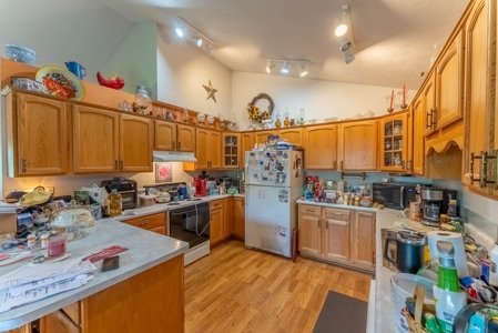 Country Home and Acreage in Willow Springs Missouri - image 12