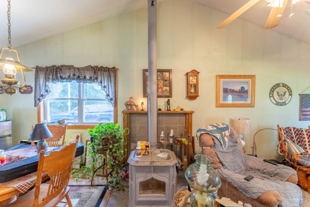 Country Home and Acreage in Willow Springs Missouri - image 11