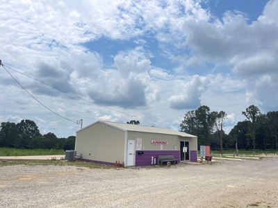 Commercial buildling and land for sale Highland AR - image 21