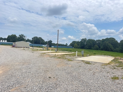Commercial buildling and land for sale Highland AR - image 23