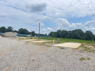 Commercial buildling and land for sale Highland AR - image 24
