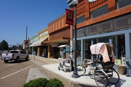 1.6 Acres -  2 Commercial Buildings - Winnsboro East Texas - image 15