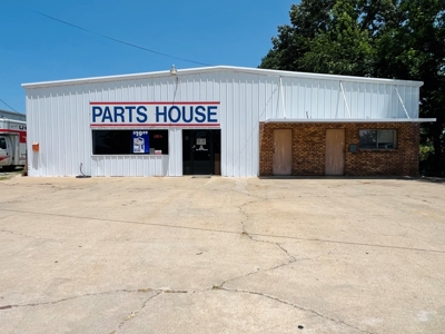 1.6 Acres -  2 Commercial Buildings - Winnsboro East Texas - image 1