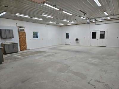 Commercial Or Residential Buildings On 3 Acres Near Lakes - image 24