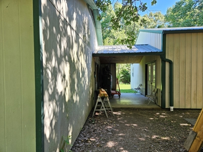 Commercial Or Residential Buildings On 3 Acres Near Lakes - image 12