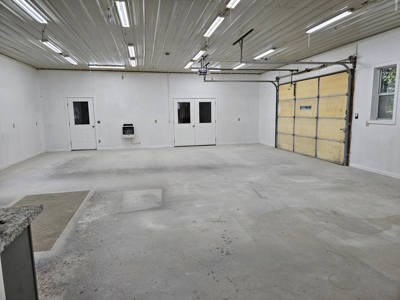 Commercial Or Residential Buildings On 3 Acres Near Lakes - image 23