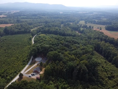 Callands Charmer: Remodeled 2-Bed Home on 9 Acres In VA! - image 3