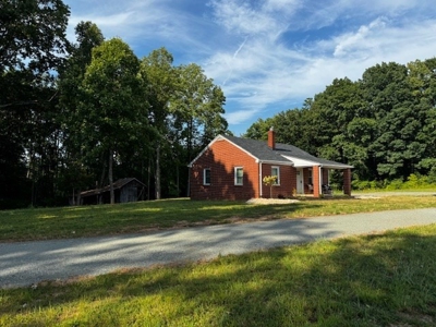 Callands Charmer: Remodeled 2-Bed Home on 9 Acres In VA! - image 36