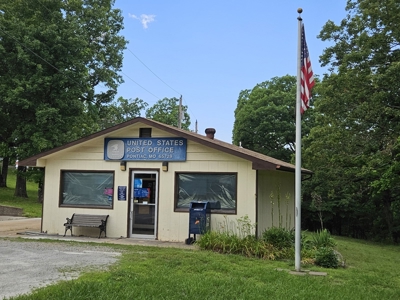 Ozarks Income Producing Property Near Lake In Pontiac - image 1