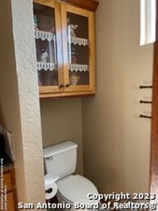 Ranch Home with Acreage For Sale in Floresville, Texas - image 15
