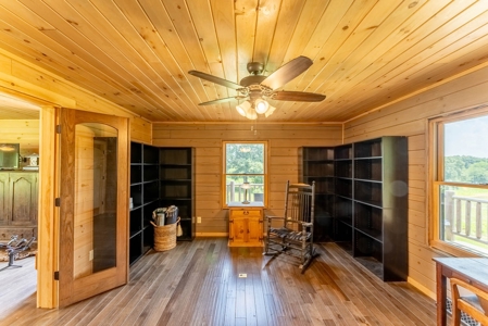 Log Cabin for Sale in Ripley County, Missouri - image 14