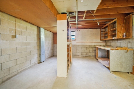 Beautifully maintained mid-century modern home built in 1960 - image 11
