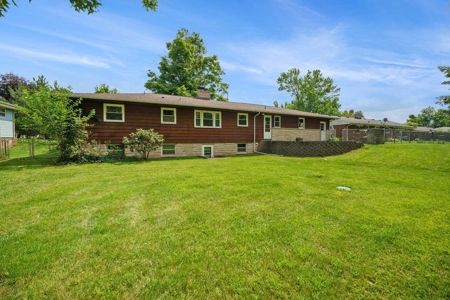 Beautifully maintained mid-century modern home built in 1960 - image 7