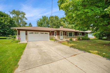 Beautifully maintained mid-century modern home built in 1960 - image 1