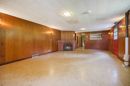 Beautifully maintained mid-century modern home built in 1960 - image 15