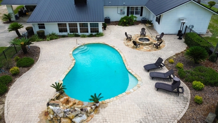 Beautiful Country Home in North Florida with Outdoor Space! - image 6