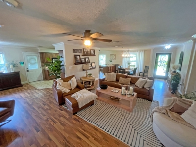 Beautiful Country Home in North Florida with Outdoor Space! - image 18