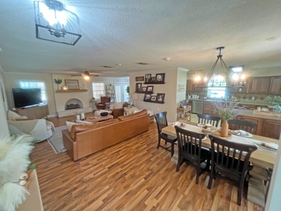 Beautiful Country Home in North Florida with Outdoor Space! - image 17