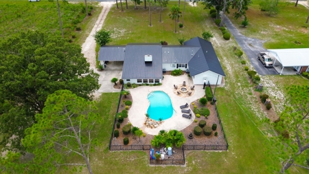 Beautiful Country Home in North Florida with Outdoor Space! - image 4