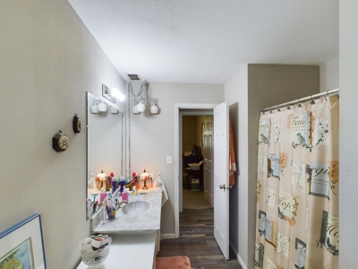 Charming Single Family Ranch Home in Hamburg, IA - image 6