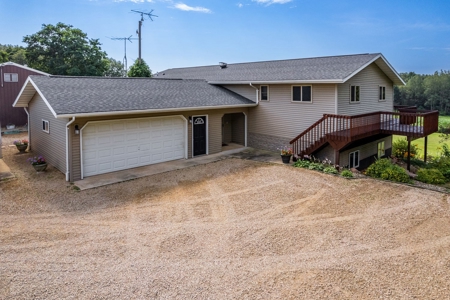 Rural 5 bedroom home in Marquette County WI - image 1