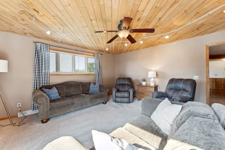 Rural 5 bedroom home in Marquette County WI - image 17