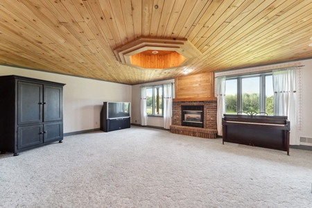 Rural 5 bedroom home in Marquette County WI - image 33