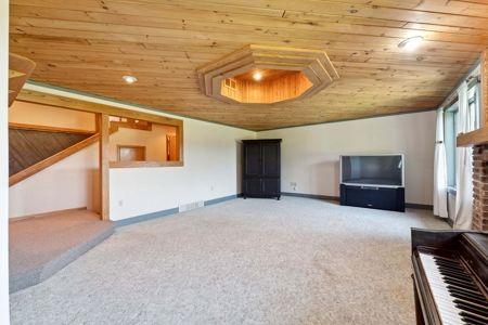 Rural 5 bedroom home in Marquette County WI - image 34