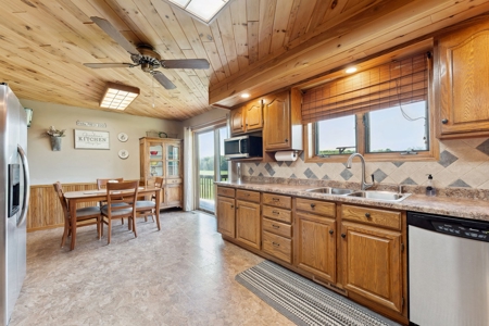 Rural 5 bedroom home in Marquette County WI - image 14