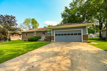 House for sale Adrian MO - image 1