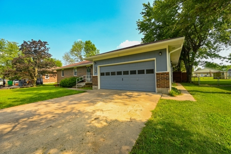 House for sale Adrian MO - image 3