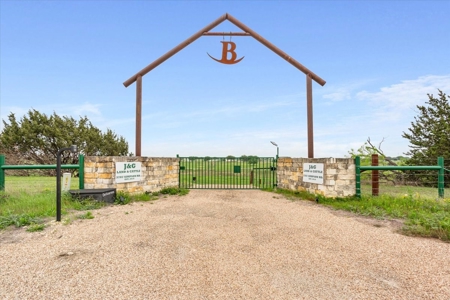 3787 Simpson Road, Valley Mills, TX 76689 country home 13 ac - image 4