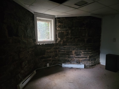 Investment Property for Sale in Radford VA - image 25