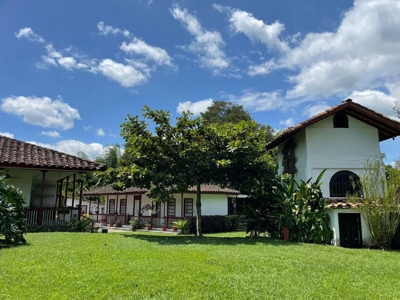 Enchanting Finca Santa Teresa in the Heart of Quindío - image 4