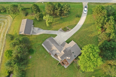 60 ACRES m/l | ALBANY, MO | LUXURY HOME, BUILDINGS, AND LAKE VIEW - image 45