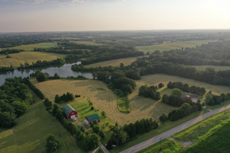 60 ACRES m/l | ALBANY, MO | LUXURY HOME, BUILDINGS, AND LAKE VIEW - image 1