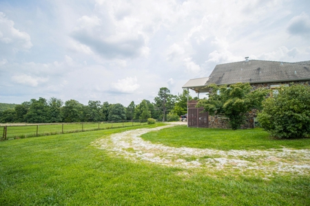 6 Bedroom 5 Bath Gaither Mountain Home For Sale on 2.5 Acres - image 5