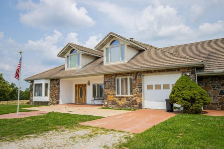 6 Bedroom 5 Bath Gaither Mountain Home For Sale on 2.5 Acres - image 1