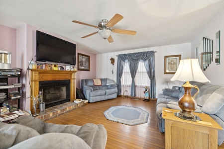 Country Home for Sale in Maury County, Tennessee - image 7