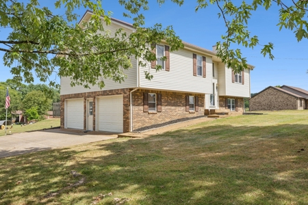 Country Home for Sale in Maury County, Tennessee - image 5
