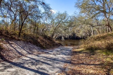 River Front Property For Sale On The Withlacoochee River! - image 2