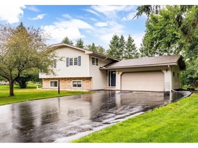 4 Bedroom Home w/ Updated Kitchen For Sale in Cloquet MN - image 1