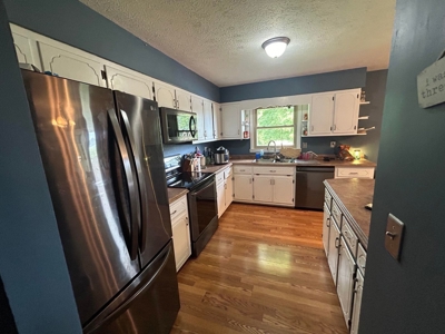 Home in Burkesville, Kentucky - image 8