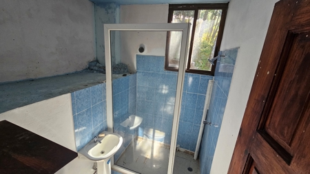 3 Bedroom House w pool and 1168m2 of land in Altos Del Maria - image 3
