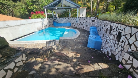 3 Bedroom House w pool and 1168m2 of land in Altos Del Maria - image 13