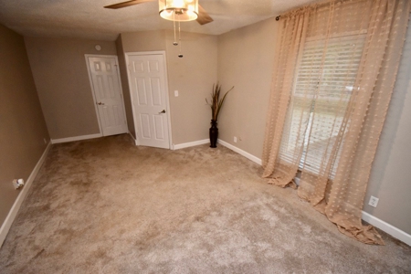 Lake Home in Warrick County - image 32