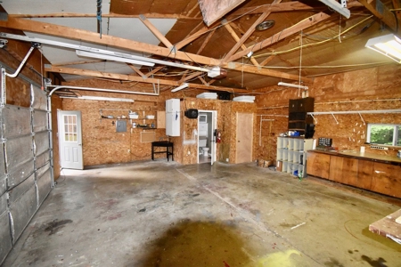 Lake Home in Warrick County - image 42