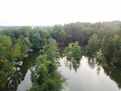 Lake Home in Warrick County - image 12