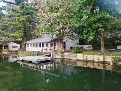 Lake Home in Warrick County - image 8