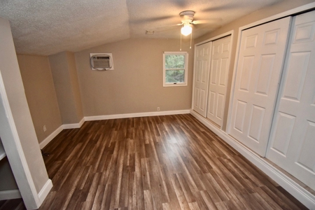 Lake Home in Warrick County - image 34